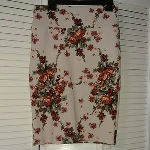 Lularoe Cassie- Size M